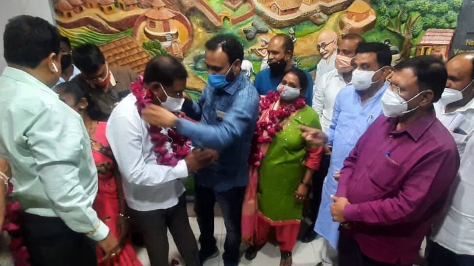 26 વર્ષ બાદ ભાજપને મળી ભરૂચ જિલ્લા પંચાયતમાં સત્તા, પ્રમુખ અને ઉપપ્રમુખ કરાયા જાહેર 26 વર્ષ બાદ ભાજપને મળી ભરૂચ જિલ્લા પંચાયતમાં સત્તા, પ્રમુખ અને ઉપપ્રમુખ કરાયા જાહેર