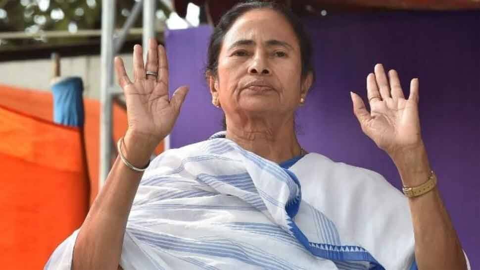 Mamata Banerjee ને હારનો ડર? ભાજપના નેતાને ફોન કરી માંગી મદદ, વાયરલ થયો ઓડિયો Mamata Banerjee ને હારનો ડર? ભાજપના નેતાને ફોન કરી માંગી મદદ, વાયરલ થયો ઓડિયો