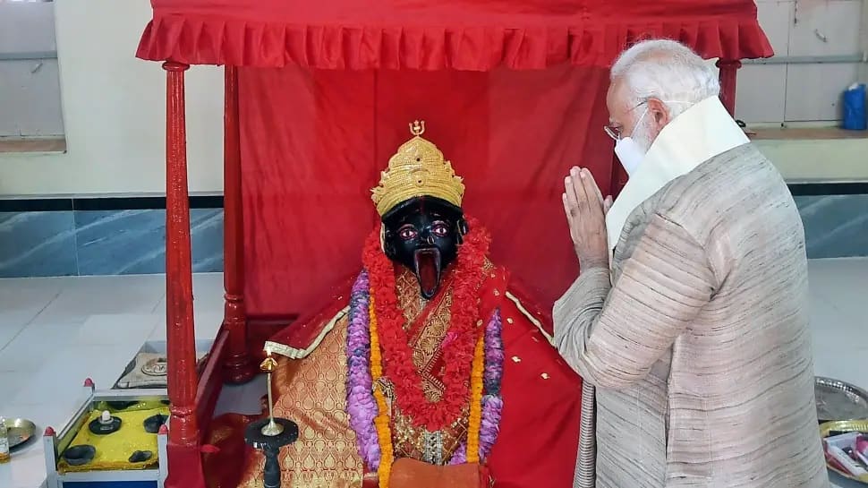 PM મોદીએ બાંગ્લાદેશના પ્રવાસમાં તોડી આચાર સંહિતા, ફરિયાદ લઈ ચૂંટણી પંચ પહોંચી TMC PM મોદીએ બાંગ્લાદેશના પ્રવાસમાં તોડી આચાર સંહિતા, ફરિયાદ લઈ ચૂંટણી પંચ પહોંચી TMC