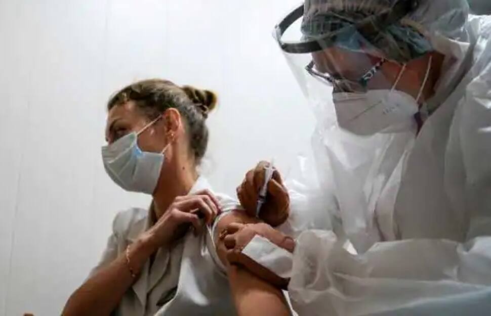 Corona Vaccine લીધા બાદ પણ અનેક લોકોને થાય છે કોરોના, જાણો કેમ? Corona Vaccine લીધા બાદ પણ અનેક લોકોને થાય છે કોરોના, જાણો કેમ?