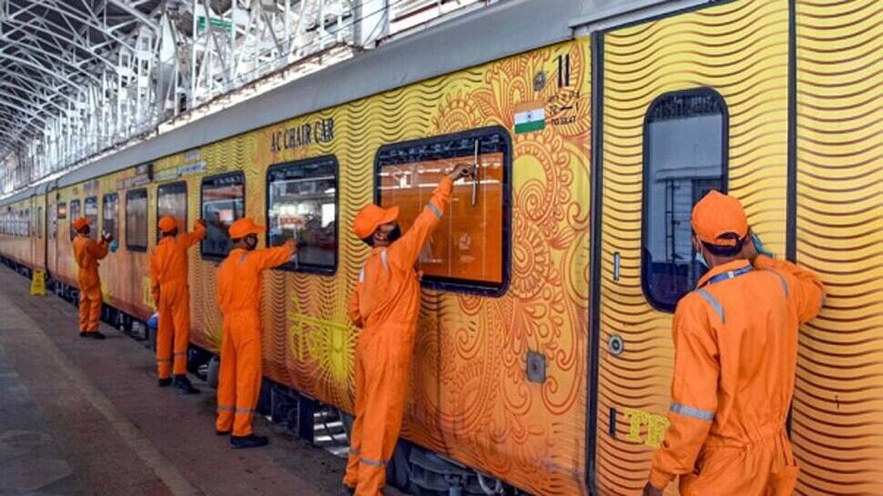 Corona: કોરોનાની ભયંકર થપાટ, મુંબઈ-અમદાવાદ વચ્ચેની આ ટ્રેન થઈ બંધ Corona: કોરોનાની ભયંકર થપાટ, મુંબઈ-અમદાવાદ વચ્ચેની આ ટ્રેન થઈ બંધ