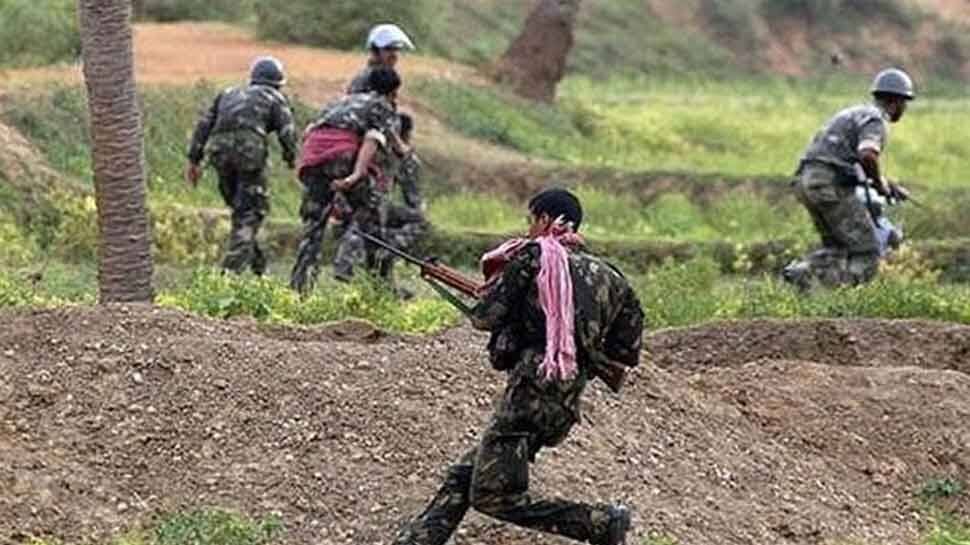 Chhattisgarh: બીજાપુરમાં નક્સલીઓ સાથે અથડામણમાં 5 જવાન શહીદ, અનેકને ઈજા Chhattisgarh: બીજાપુરમાં નક્સલીઓ સાથે અથડામણમાં 5 જવાન શહીદ, અનેકને ઈજા