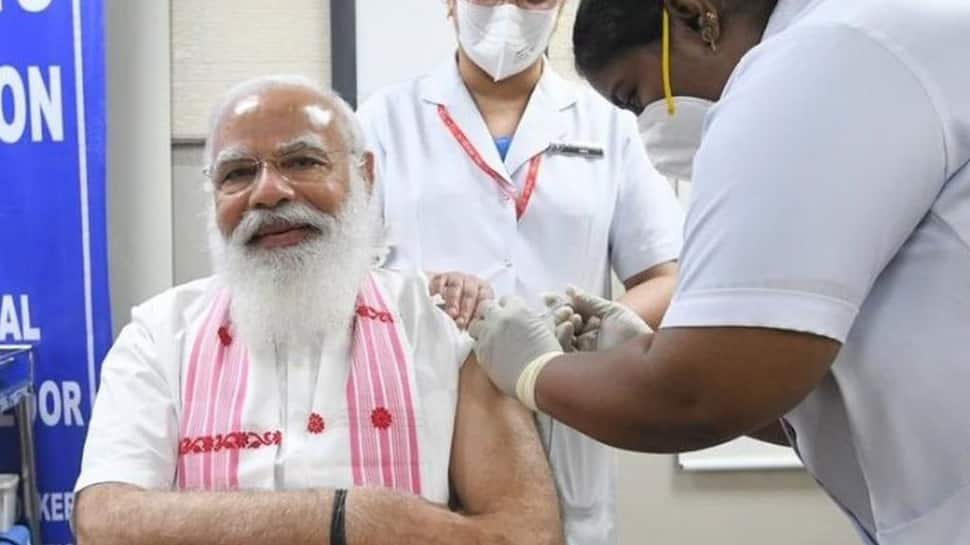 Corona Vaccine: બેફિકર થઈને લગાવો કોરોનાની રસી, આડઅસર થશે તો વીમા કંપનીઓ ઉઠાવશે ખર્ચ Corona Vaccine: બેફિકર થઈને લગાવો કોરોનાની રસી, આડઅસર થશે તો વીમા કંપનીઓ ઉઠાવશે ખર્ચ