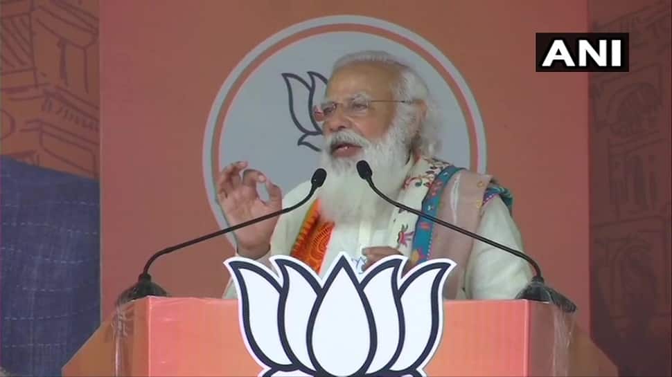 Bengal Election: ચૂંટણી રેલીમાં બોલ્યા PM, ભાજપની ડબલ એન્જિન સરકાર બંગાળને આપશે નવું રાજકીય વાતાવરણ Bengal Election: ચૂંટણી રેલીમાં બોલ્યા PM, ભાજપની ડબલ એન્જિન સરકાર બંગાળને આપશે નવું રાજકીય વાતાવરણ
