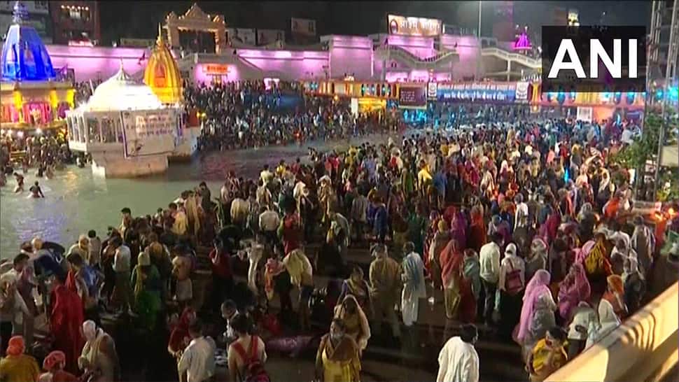 Mahakumbh 2021: આજે શાહી સ્નાન, મહંત નરેન્દ્ર ગિરી સહિત અનેક સંત કોરોના સંક્રમિત Mahakumbh 2021: આજે શાહી સ્નાન, મહંત નરેન્દ્ર ગિરી સહિત અનેક સંત કોરોના સંક્રમિત