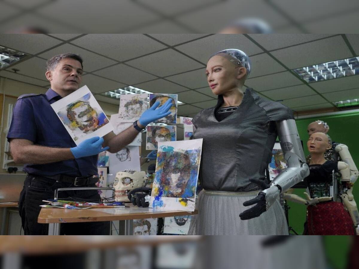Robot એ બનાવેલી પેઈન્ટિંગ કરોડોમાં વેચાઈ, ફોટો જોઈને થશે આશ્ચર્ય