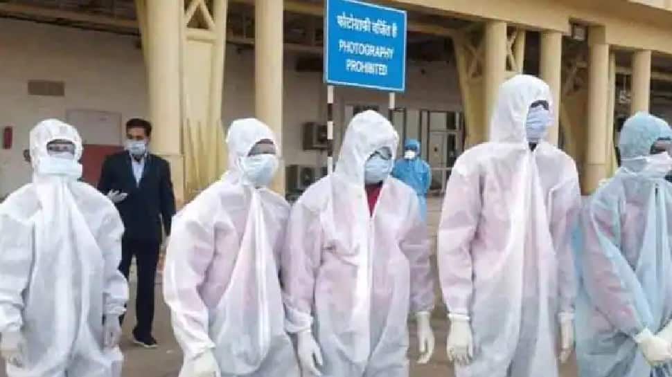 Maharashtra માં આજે 59 હજાર જેટલા કેસ, રાજ્યમાં આજથી લૉકડાઉન જેવા પ્રતિબંધો લાગૂ Maharashtra માં આજે 59 હજાર જેટલા કેસ, રાજ્યમાં આજથી લૉકડાઉન જેવા પ્રતિબંધો લાગૂ