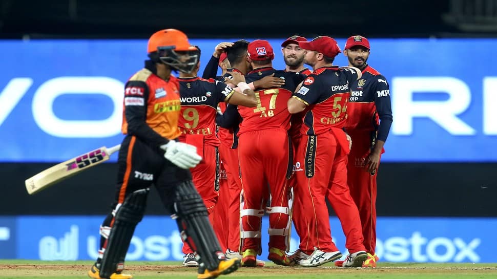 IPL 2021: ચેન્નઈમાં RCBનો ચમત્કાર, રોમાંચક મેચમાં હૈદરાબાદને 6 રને હરાવ્યું IPL 2021: ચેન્નઈમાં RCBનો ચમત્કાર, રોમાંચક મેચમાં હૈદરાબાદને 6 રને હરાવ્યું
