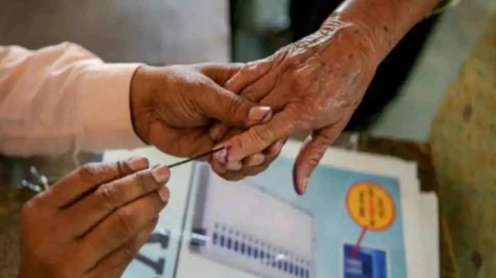 West Bengal Election: પાંચમાં તબક્કા માટે આજે થશે મતદાન, સુરક્ષાનો કડક બંદોબસ્ત West Bengal Election: પાંચમાં તબક્કા માટે આજે થશે મતદાન, સુરક્ષાનો કડક બંદોબસ્ત