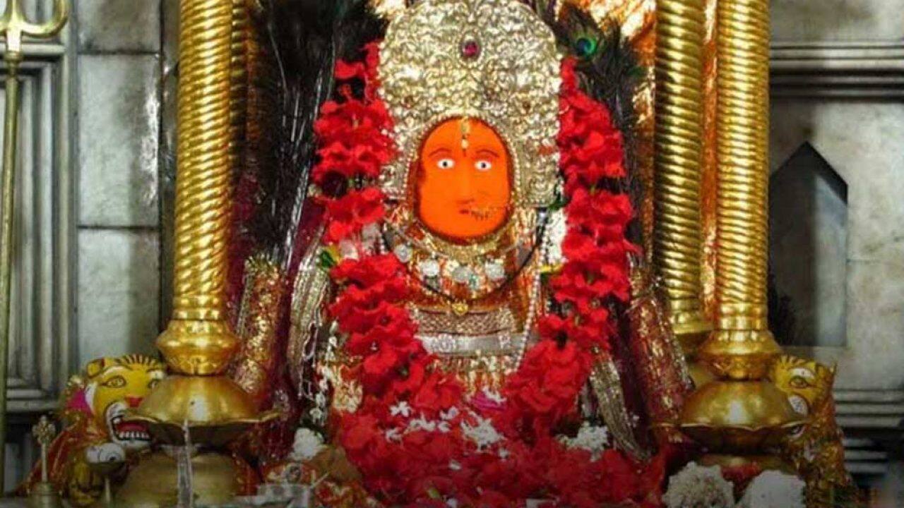 જાણો દેશના એવા મંદિર વિશે જ્યાં પરિણીત મહિલાઓને પૂજા કરવા પર છે પ્રતિબંધ જાણો દેશના એવા મંદિર વિશે જ્યાં પરિણીત મહિલાઓને પૂજા કરવા પર છે પ્રતિબંધ