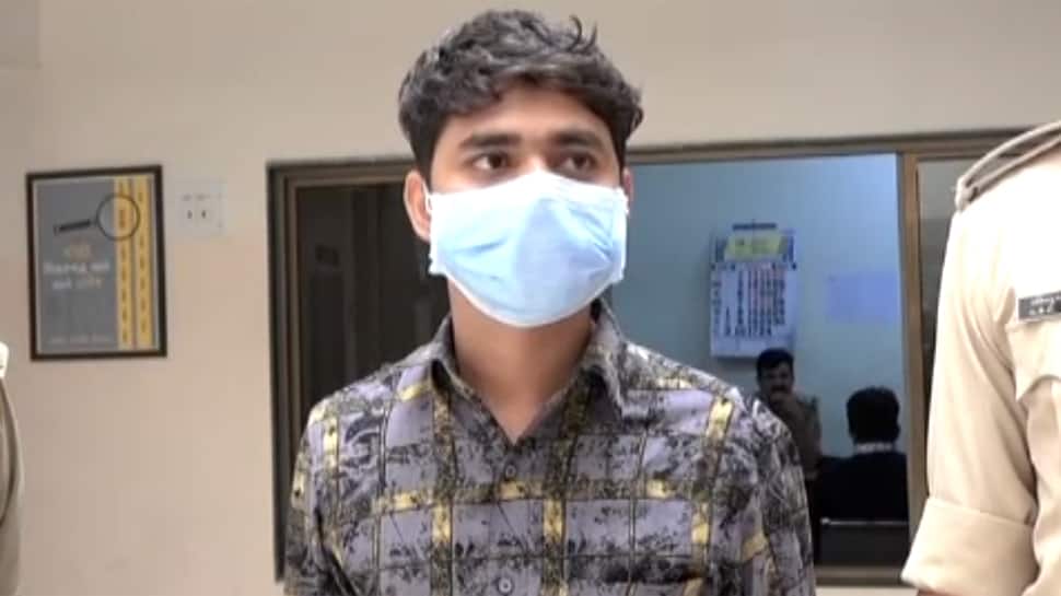 AHMEDABAD માં રેમડેસિવિર ઇન્જેક્શન બાદ વધારે એક ઇન્જેક્શનની કાળા બજારીનો પર્દાફાશ AHMEDABAD માં રેમડેસિવિર ઇન્જેક્શન બાદ વધારે એક ઇન્જેક્શનની કાળા બજારીનો પર્દાફાશ