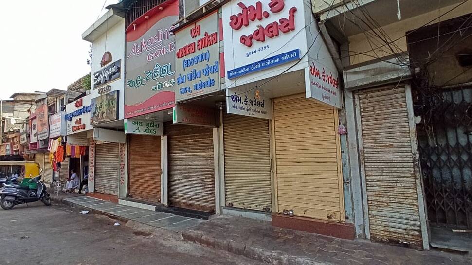 દિલ્હીને પગલે ગુજરાતમાં લોકડાઉનના ભણકારા વાગ્યા, આજે મુખ્યમંત્રી લેશે નિર્ણય દિલ્હીને પગલે ગુજરાતમાં લોકડાઉનના ભણકારા વાગ્યા, આજે મુખ્યમંત્રી લેશે નિર્ણય