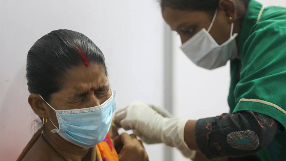 Covid-19 Vaccine Price: જો કોરોનાની રસી Free માં ન મળી તો પ્રાઈવેટ માર્કેટમાં જાણો કેટલી હશે એક ડોઝની કિંમત Covid-19 Vaccine Price: જો કોરોનાની રસી Free માં ન મળી તો પ્રાઈવેટ માર્કેટમાં જાણો કેટલી હશે એક ડોઝની કિંમત