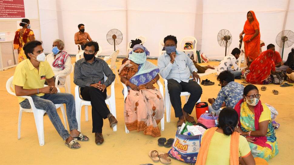 AHMEDABAD: સોલા સિવિલમાં દર્દીઓના સ્વજનો માટે એરકુલર યુક્ત ડોમ બનાવાયો AHMEDABAD: સોલા સિવિલમાં દર્દીઓના સ્વજનો માટે એરકુલર યુક્ત ડોમ બનાવાયો