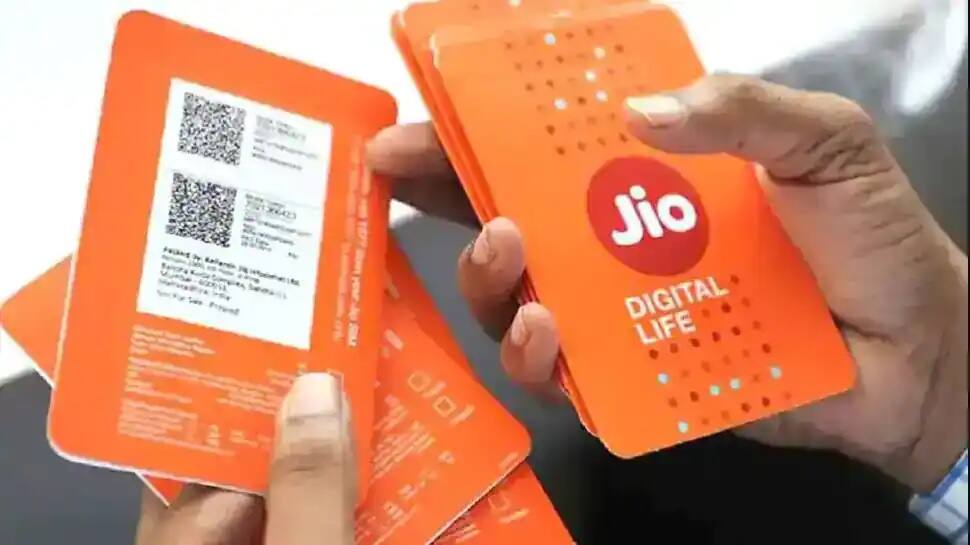 Reliance Jio 10GB સુધી એક્સ્ટ્રા ડેટા, ફ્રી કોલિંગ અને OTT સબ્સક્રિપ્શન, આ છે ટોપ-3 પ્લાન Reliance Jio 10GB સુધી એક્સ્ટ્રા ડેટા, ફ્રી કોલિંગ અને OTT સબ્સક્રિપ્શન, આ છે ટોપ-3 પ્લાન