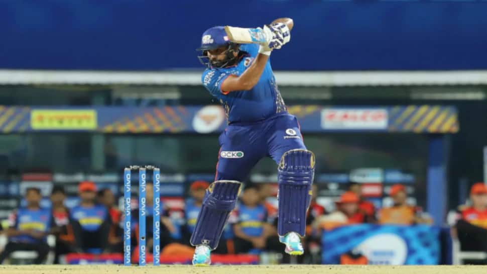 IPL 2021: Rohit Sharma એ બનાવ્યો મોટો રેકોર્ડ, રૈના-કોહલીને પણ પાછળ છોડ્યા IPL 2021: Rohit Sharma એ બનાવ્યો મોટો રેકોર્ડ, રૈના-કોહલીને પણ પાછળ છોડ્યા