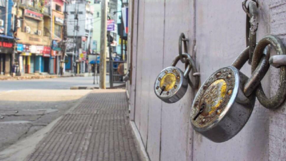 Lockdown, નાઈટ કર્ફ્યૂથી તૂટી વેપારીઓની કમર, 25 દિવસોમાં 5 લાખ કરોડનું નુકસાન Lockdown, નાઈટ કર્ફ્યૂથી તૂટી વેપારીઓની કમર, 25 દિવસોમાં 5 લાખ કરોડનું નુકસાન