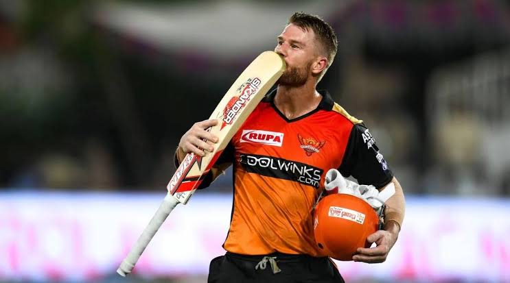 IPL 2021: ડેવિડ વોર્નરને કેપ્ટન પદેથી હટાવાયો, હવે આ ખેલાડીને મળી કમાન IPL 2021: ડેવિડ વોર્નરને કેપ્ટન પદેથી હટાવાયો, હવે આ ખેલાડીને મળી કમાન