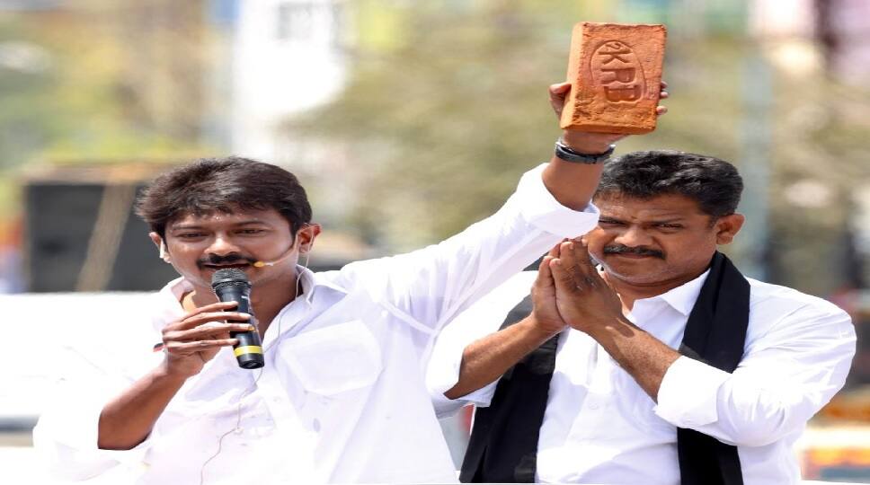 Tamilnadu Result: એક ઈંટ પર DMK એ રાજ્યમાં ઊભી કરી જીતની ઇમારત Tamilnadu Result: એક ઈંટ પર DMK એ રાજ્યમાં ઊભી કરી જીતની ઇમારત