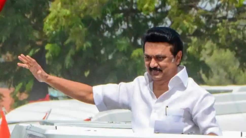 Tamilnadu: એમકે સ્ટાલિનના મંત્રીઓનું લિસ્ટ જાહેર, કેબિનેટમાં સામેલ થશે 'ગાંધી-નેહરૂ' Tamilnadu: એમકે સ્ટાલિનના મંત્રીઓનું લિસ્ટ જાહેર, કેબિનેટમાં સામેલ થશે 'ગાંધી-નેહરૂ'