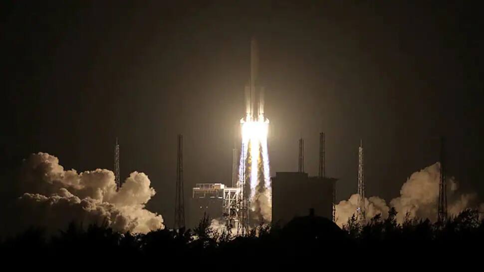 Chinese Rocket: ચીનનું બેકાબૂ થયેલું રોકેટ આખરે આજે આ જગ્યાએ જઈને પડ્યું Chinese Rocket: ચીનનું બેકાબૂ થયેલું રોકેટ આખરે આજે આ જગ્યાએ જઈને પડ્યું