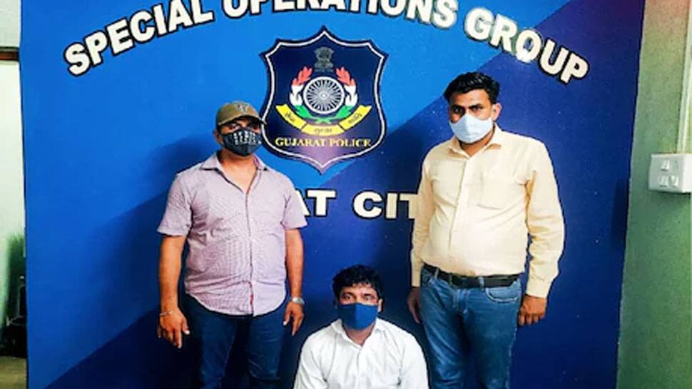 SURAT: સારી નોકરીની લાલચે ગરીબ બાંગ્લાદેશી કિશોરીઓ પાસે દેહવ્યાપાર કરાવવામાં આવતો હતો SURAT: સારી નોકરીની લાલચે ગરીબ બાંગ્લાદેશી કિશોરીઓ પાસે દેહવ્યાપાર કરાવવામાં આવતો હતો