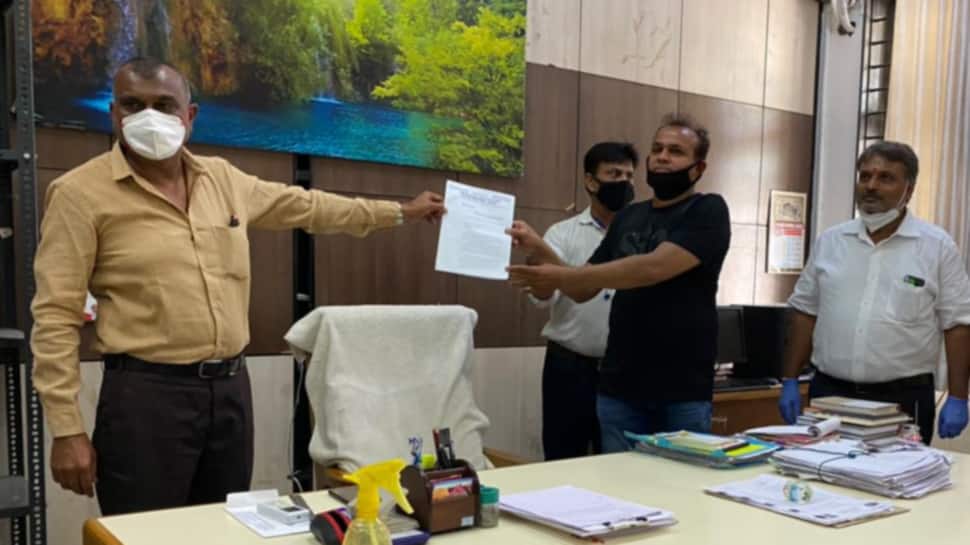 ગોંડલમાં વકીલોમાં રોષ, જિલ્લા કલેકટરના હુકમ સામે પ્રાંત અધિકારીને પાઠવ્યું આવેદનપત્ર ગોંડલમાં વકીલોમાં રોષ, જિલ્લા કલેકટરના હુકમ સામે પ્રાંત અધિકારીને પાઠવ્યું આવેદનપત્ર