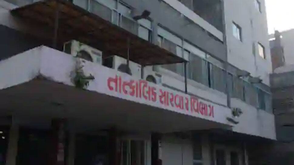 GANDHINAGAR: સિવિલમાંથી વધારે એક દર્દી ગાયબ, પોલીસ ઘરે પહોંચી તો આશ્ચર્યચકિત GANDHINAGAR: સિવિલમાંથી વધારે એક દર્દી ગાયબ, પોલીસ ઘરે પહોંચી તો આશ્ચર્યચકિત