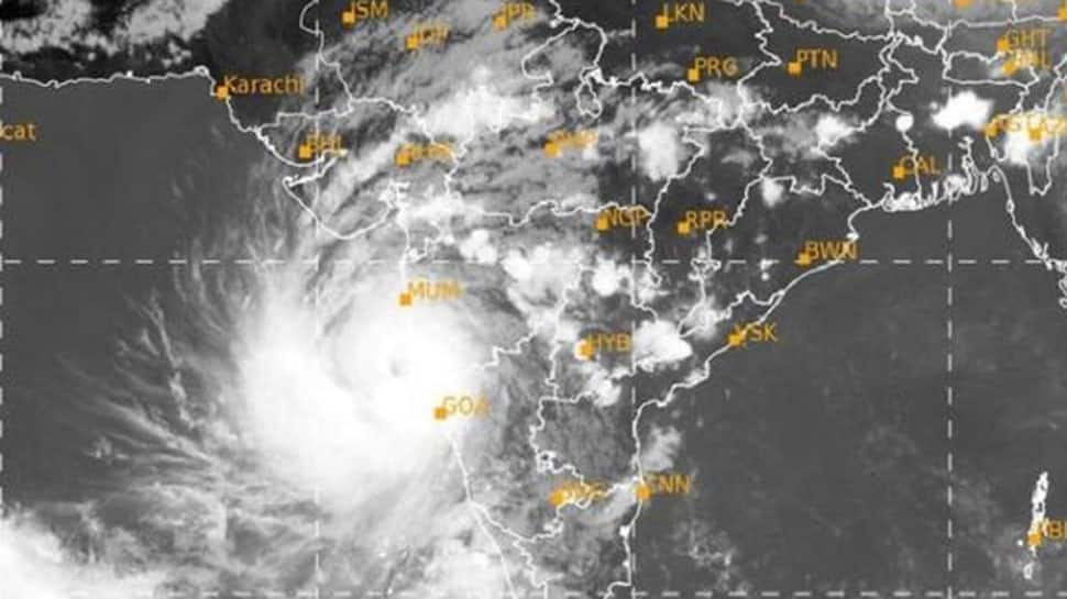 GUJARAT: વાવાઝોડાના પગરવને પગલે રાજ્યનાં અનેક વિસ્તારોમાં તોફાની વરસાદ 