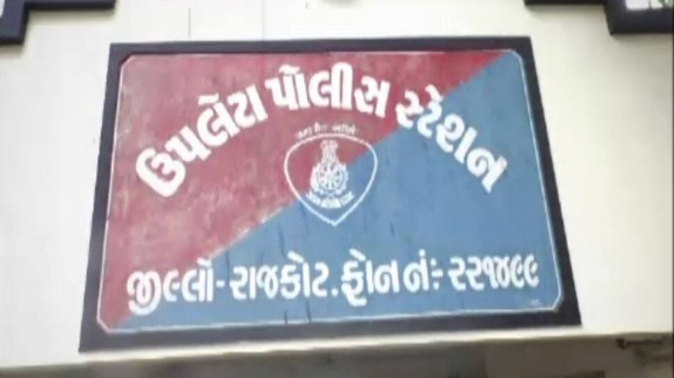 RAJKOT: માલિકને 5 લાખ રૂપિયાનો ગોટાળો લાગ્યો તપાસ કરી તો કરોડોનું કૌભાંડ બહાર આવ્યું RAJKOT: માલિકને 5 લાખ રૂપિયાનો ગોટાળો લાગ્યો તપાસ કરી તો કરોડોનું કૌભાંડ બહાર આવ્યું