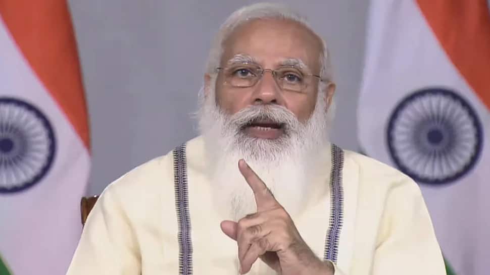 PM Modi એ દેશના 46 DM સાથે કરી વાત, કોરોના વિરુદ્ધ 3 સૌથી મોટા હથિયાર વિશે જણાવ્યું PM Modi એ દેશના 46 DM સાથે કરી વાત, કોરોના વિરુદ્ધ 3 સૌથી મોટા હથિયાર વિશે જણાવ્યું
