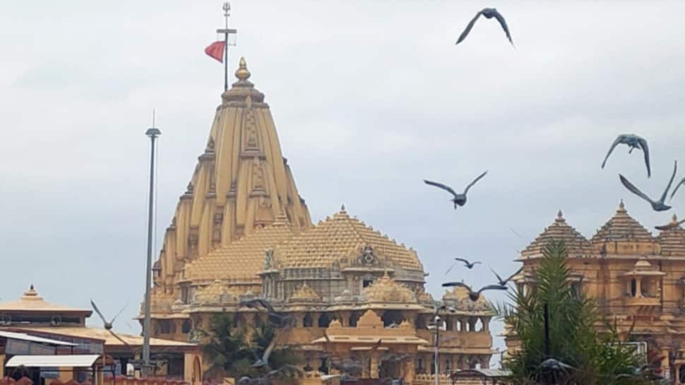 મહાદેવે મુસીબતમાંથી ઉગાર્યા, આટલી મોટી આફત સામે સોમનાથ મંદિરની એક કાંકરી પણ ન ખરી મહાદેવે મુસીબતમાંથી ઉગાર્યા, આટલી મોટી આફત સામે સોમનાથ મંદિરની એક કાંકરી પણ ન ખરી