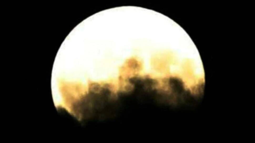 First Lunar Eclipse of 2021: આ દિવસે જોવા મળશે 2021 નું પહેલું ચંદ્ર ગ્રહણ, આ 4 રાશિના થશે ઘન લાભ First Lunar Eclipse of 2021: આ દિવસે જોવા મળશે 2021 નું પહેલું ચંદ્ર ગ્રહણ, આ 4 રાશિના થશે ઘન લાભ