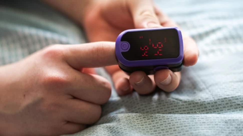 Oximeter ની ઝંઝટ ખતમ, હવે સ્માર્ટફોનથી ચેક કરી શકશો Oxygen લેવલ Oximeter ની ઝંઝટ ખતમ, હવે સ્માર્ટફોનથી ચેક કરી શકશો Oxygen લેવલ