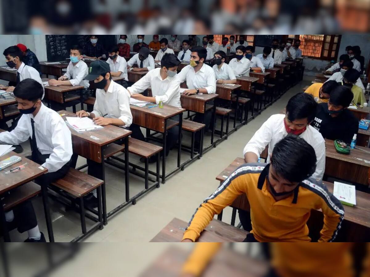 Board Exams 2021: ધોરણ-12ના વિદ્યાર્થીઓની પરીક્ષા પર કાલે આવી શકે છે નિર્ણય, કેન્દ્રીય શિક્ષણ મંત્રીએ બોલાવી બેઠક