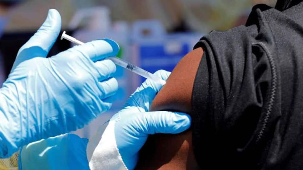 Corona Vaccine ના એક ડોઝને લીધે મહિલા રાતોરાત બની ગઈ કરોડપતિ Corona Vaccine ના એક ડોઝને લીધે મહિલા રાતોરાત બની ગઈ કરોડપતિ