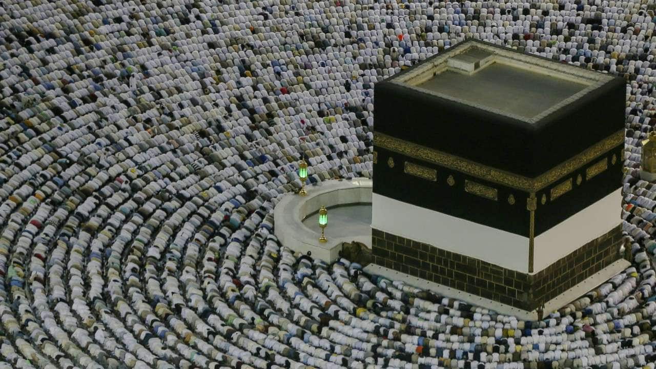 Hajj 2021: કોરોનાની હજ પર અસર, આ વર્ષે સાઉદી અરેબિયાના માત્ર 60 હજાર લોકોને મળશે મંજૂરી Hajj 2021: કોરોનાની હજ પર અસર, આ વર્ષે સાઉદી અરેબિયાના માત્ર 60 હજાર લોકોને મળશે મંજૂરી