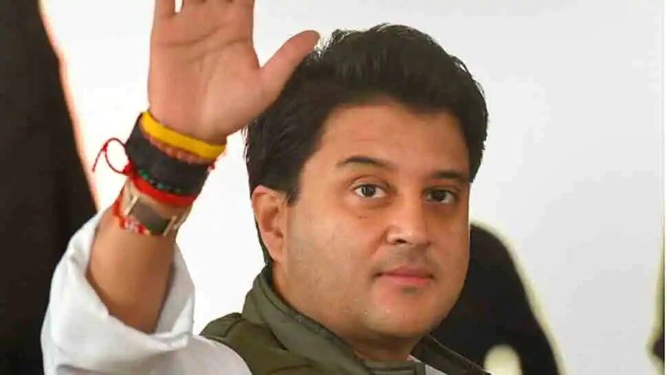 Jyotiraditya Scindia ની મંત્રી બનવાની સંભાવનાથી અનેક નેતાઓ ચિંતાતૂર, ઉથલપાથલના એંધાણ, જાણો કેમ? Jyotiraditya Scindia ની મંત્રી બનવાની સંભાવનાથી અનેક નેતાઓ ચિંતાતૂર, ઉથલપાથલના એંધાણ, જાણો કેમ?