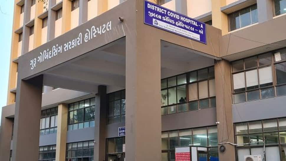 જામનગર જીજી હોસ્પિટલમાં મહિલા કર્મચારીઓના યૌન શોષણ મામલે પીડિતાના લેવાયા નિવેદન જામનગર જીજી હોસ્પિટલમાં મહિલા કર્મચારીઓના યૌન શોષણ મામલે પીડિતાના લેવાયા નિવેદન