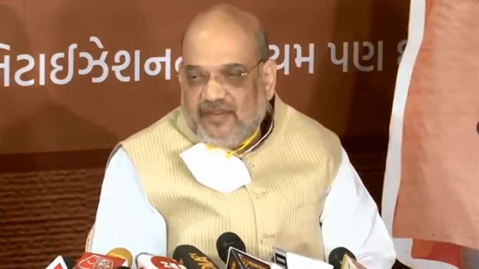 Amit Shah એ રૂપાલના વેક્સિનેશન સેન્ટરની મુલાકાત બાદ વરદાયિની માતાના કર્યા દર્શન Amit Shah એ રૂપાલના વેક્સિનેશન સેન્ટરની મુલાકાત બાદ વરદાયિની માતાના કર્યા દર્શન