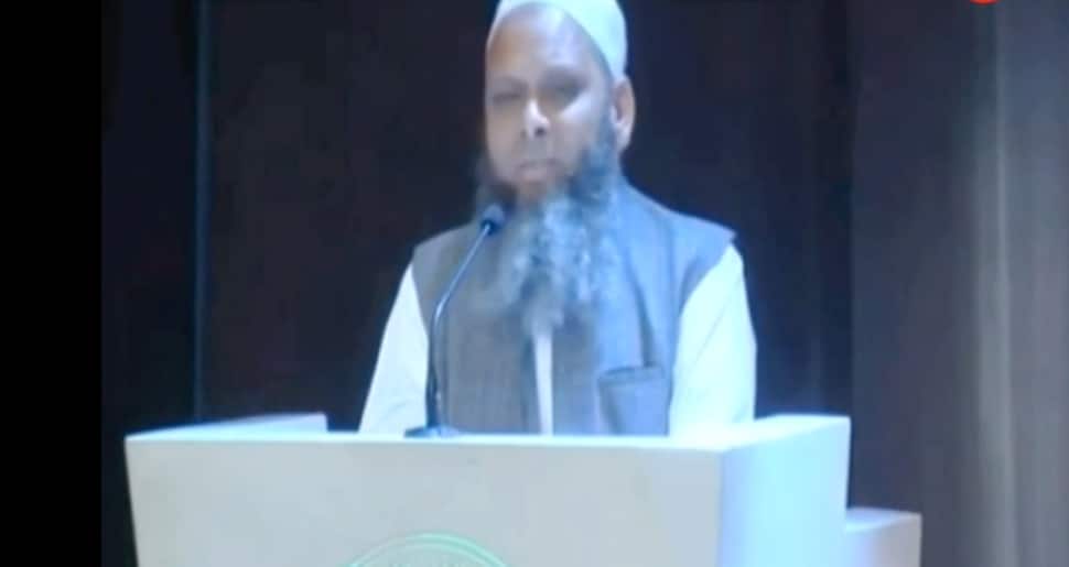 UP Conversion Racket ના માસ્ટર માઈન્ડનો Video સામે આવ્યો, દર મહિને 15થી વધુ લોકોના ધર્મ પરિવર્તનનો દાવો UP Conversion Racket ના માસ્ટર માઈન્ડનો Video સામે આવ્યો, દર મહિને 15થી વધુ લોકોના ધર્મ પરિવર્તનનો દાવો