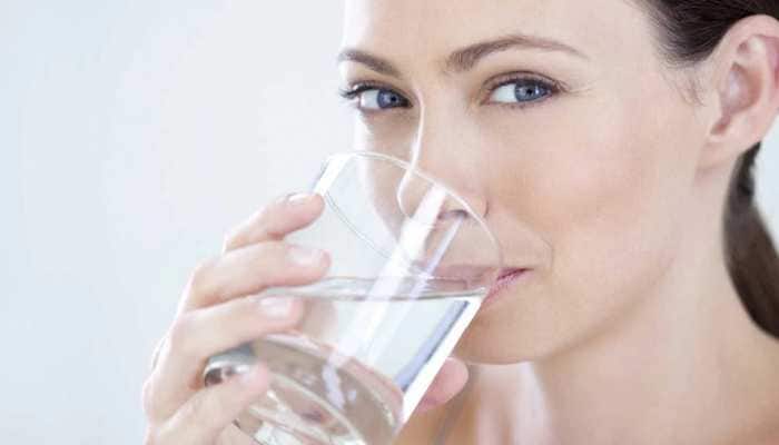 Health Tips: દિવસમાં જો 'આ' સમયે પાણી પીવાની ભૂલ ન કરતા, નહીં તો કરશે ઝેરનું કામ Health Tips: દિવસમાં જો 'આ' સમયે પાણી પીવાની ભૂલ ન કરતા, નહીં તો કરશે ઝેરનું કામ