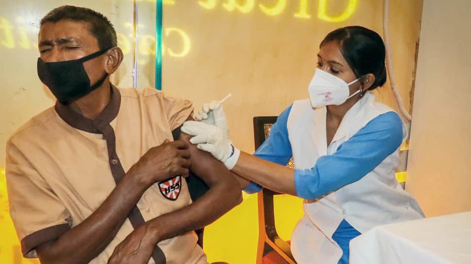 ICMR Study: રસી લીધા પછી પણ જો કોરોના થઈ જાય તો શું અસર થશે? ખાસ જાણો જવાબ ICMR Study: રસી લીધા પછી પણ જો કોરોના થઈ જાય તો શું અસર થશે? ખાસ જાણો જવાબ