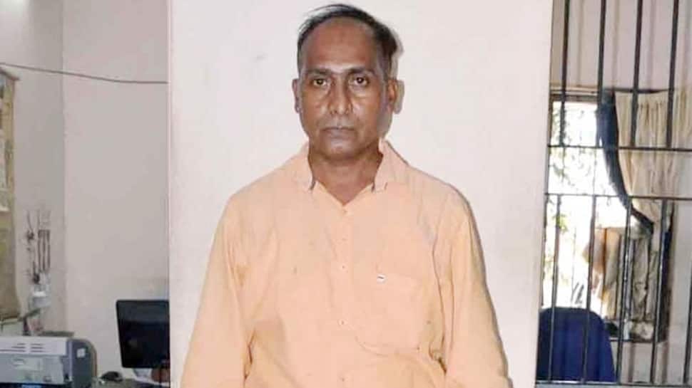 'Crime Branch નો અધિકારી છું, તારા ફસાયેલા પૈસા પાછા અપાવીશ' કહી 12 લાખ ખંખેર્યા 'Crime Branch નો અધિકારી છું, તારા ફસાયેલા પૈસા પાછા અપાવીશ' કહી 12 લાખ ખંખેર્યા