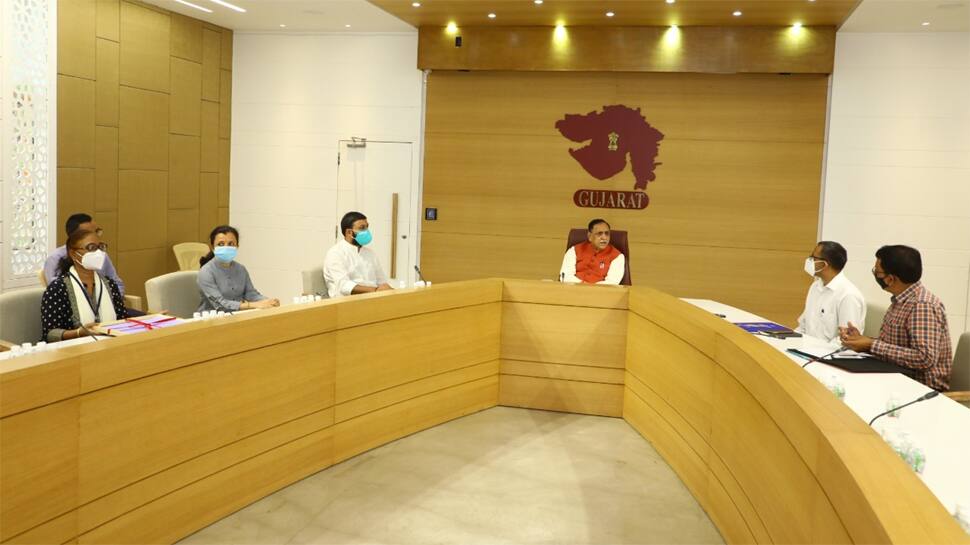 E-gazette: ગેઝેટની નકલો મેળવવામાં પડતી સમસ્યા દૂર થશે, ૩પ મેટ્રિક ટન પેપરની થશે બચત E-gazette: ગેઝેટની નકલો મેળવવામાં પડતી સમસ્યા દૂર થશે, ૩પ મેટ્રિક ટન પેપરની થશે બચત