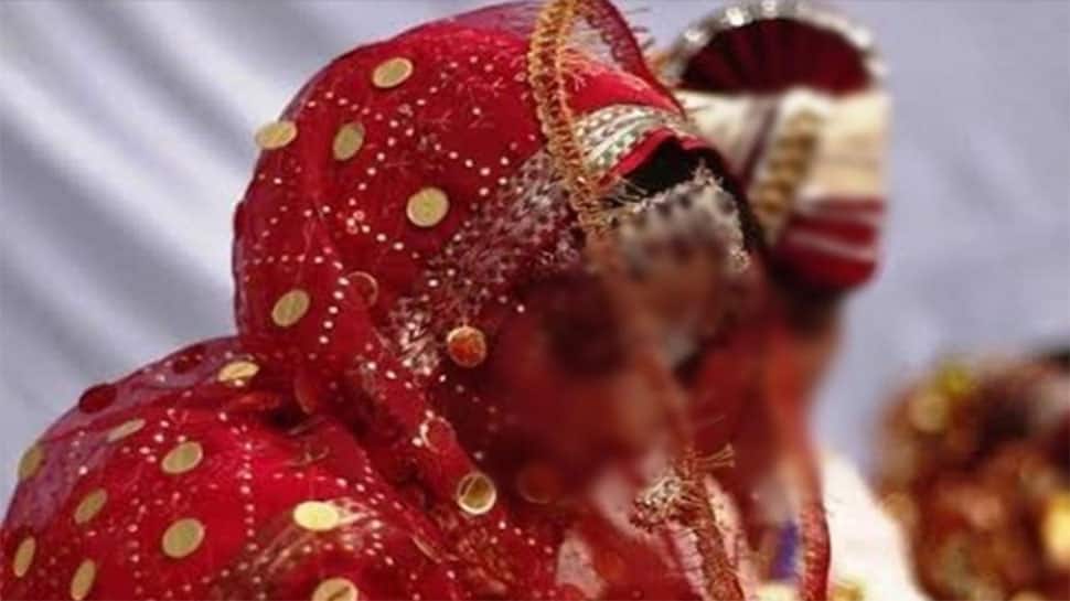 13 વર્ષની વયેઘરેથી ભાગેલી ઊંઝાની કિશોરી મળી, બે દિવસનું નવજાત બાળક તેના ખોળામાં રમતું હતું 13 વર્ષની વયેઘરેથી ભાગેલી ઊંઝાની કિશોરી મળી, બે દિવસનું નવજાત બાળક તેના ખોળામાં રમતું હતું