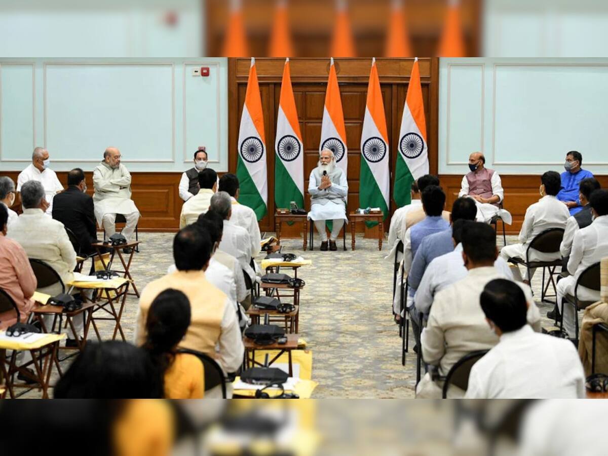 Modi Cabinet Expansion Live: કેબિનેટ વિસ્તરણ પહેલા મોટી હલચલ, અનેક મંત્રીઓના રાજીનામા, કુલ 43 નેતાઓ લેશે મંત્રીપદના શપથ