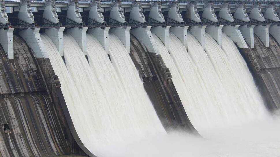 Sardar Sarovar Dam પાસે અનુભવાયો ભૂકંપનો આંચકો, 50 કિમી દૂર હતું કેંદ્ર બિંદુ Sardar Sarovar Dam પાસે અનુભવાયો ભૂકંપનો આંચકો, 50 કિમી દૂર હતું કેંદ્ર બિંદુ