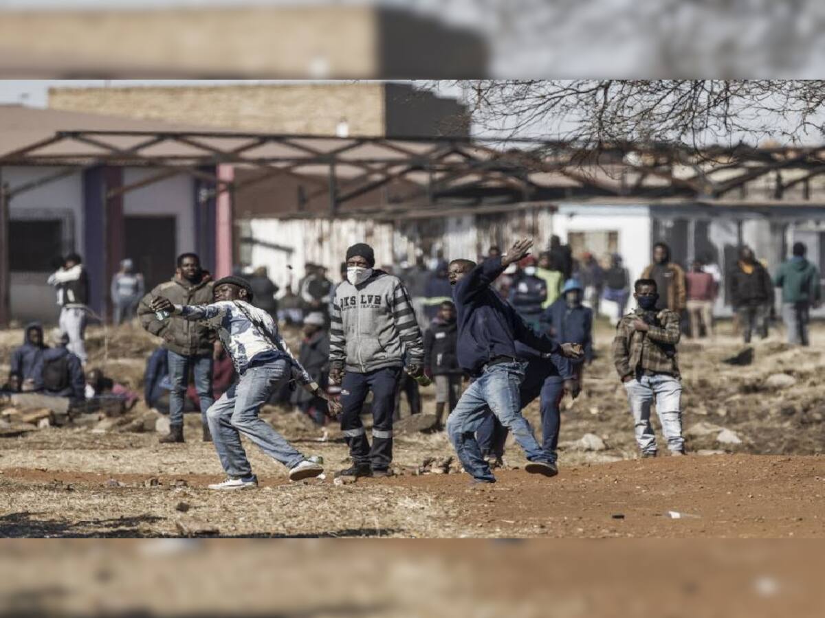 South Africa Violence: આ દેશમાં હથિયાર ઉઠાવવા માટે કેમ મજબૂર બન્યા ભારતીય મૂળના લોકો? અત્યાર સુધીમાં 117 લોકોના મોત