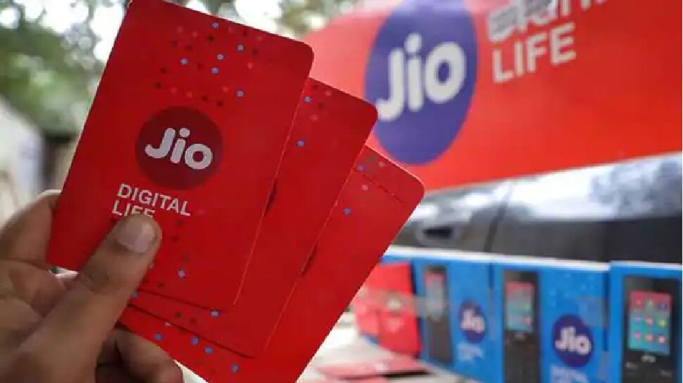 Jio નો સૌથી સસ્તો 3GB ડેટાવાળો પ્લાન, 1 જીબીની કિંમત માત્ર 3.19 રૂપિયા Jio નો સૌથી સસ્તો 3GB ડેટાવાળો પ્લાન, 1 જીબીની કિંમત માત્ર 3.19 રૂપિયા